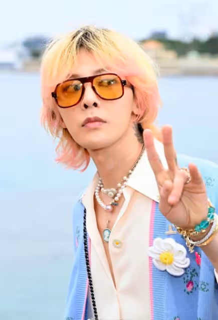 黃曉明為何會輸給他?韓國愛豆權志龍現身,打扮土到極致像大姨!