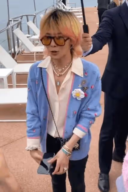 黃曉明為何會輸給他?韓國愛豆權志龍現身,打扮土到極致像大姨!