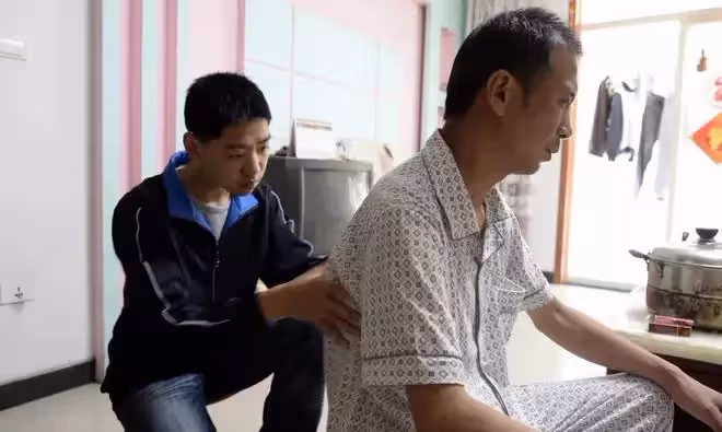我爸重病住院，婆婆主動拿錢幫我爸治病，我爸病好後大鬧婆家