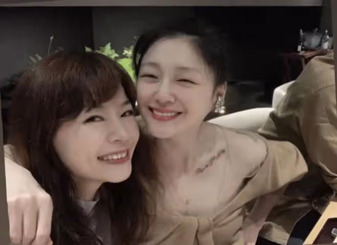 大S首曬夫妻聚餐照,秀老公同款紋身甜蜜撒糖,新婚後狀態回春超少女