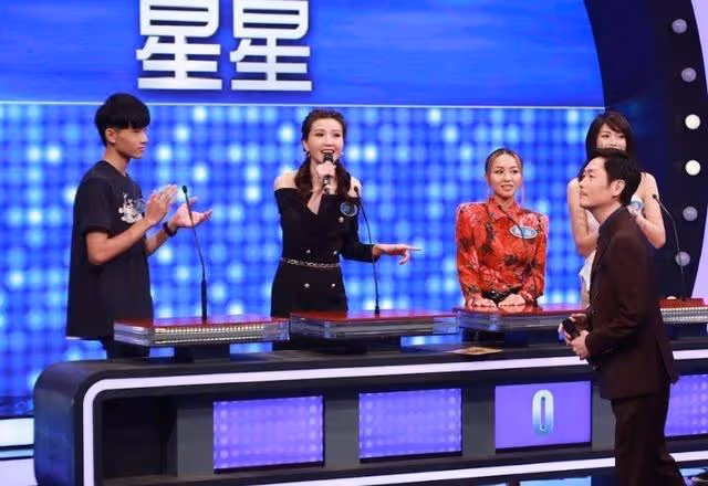 TVB主題曲一姐嫁入豪門做闊太,助小12歲胞弟入行,做連詩雅師弟