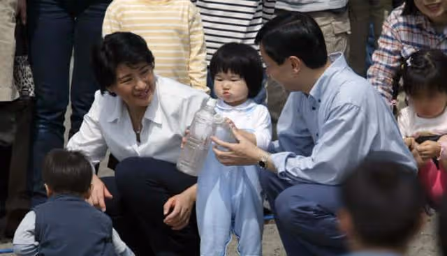 愛子公主十五張經典寫真回顧,意外地發現年輕時的雅子是位大美女