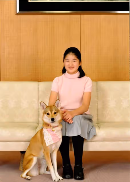 愛子公主十五張經典寫真回顧，意外地發現年輕時的雅子是位大美女
