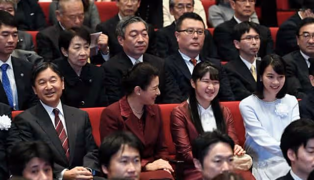 愛子公主十五張經典寫真回顧，意外地發現年輕時的雅子是位大美女