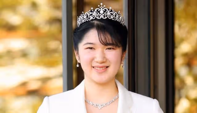 愛子公主十五張經典寫真回顧，意外地發現年輕時的雅子是位大美女