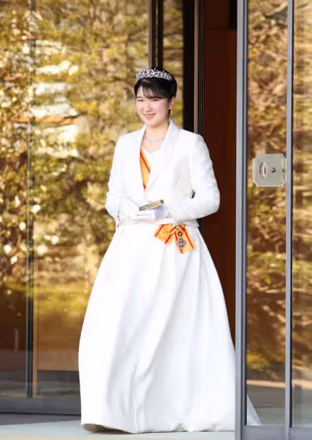 愛子公主十五張經典寫真回顧，意外地發現年輕時的雅子是位大美女