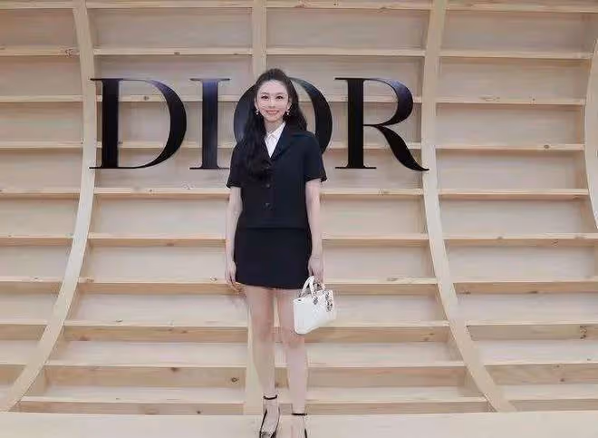 邱淑貞女兒的「千金風」,這誰頂得住?