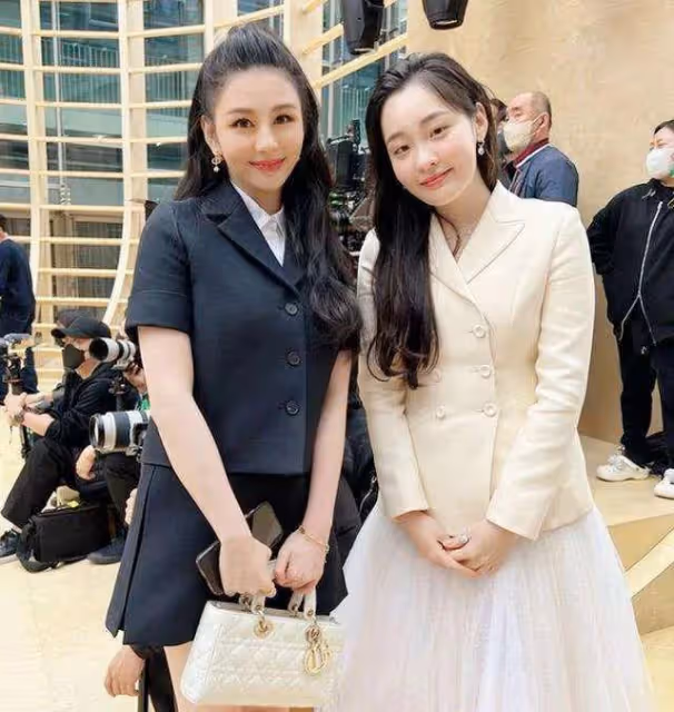 邱淑貞女兒的「千金風」,這誰頂得住?