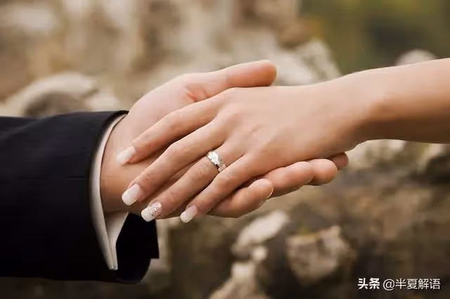 父母買房妻養家,妻子懷孕拒絕伺候蹭吃蹭住姑姐,丈夫:你太自私