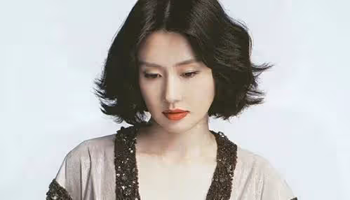 金智秀:憑藉《看了又看》爆紅,前男友意外身亡,如今50歲仍未婚