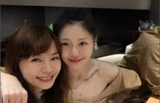 大S婚後首露面,高調展示和具俊曄同款紋身,經紀人揭穿紋身秘密