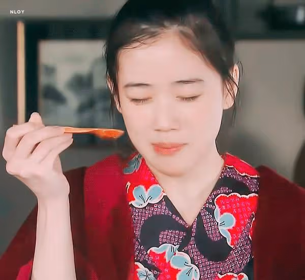 怎麼會有連哭和笑都這麼美的人?
