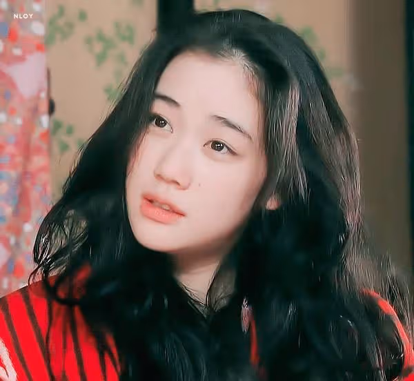 怎麼會有連哭和笑都這麼美的人?