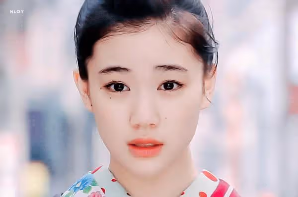 怎麼會有連哭和笑都這麼美的人?