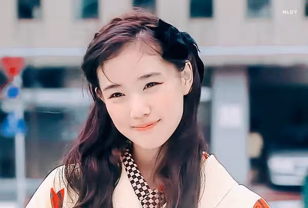 怎麼會有連哭和笑都這麼美的人?