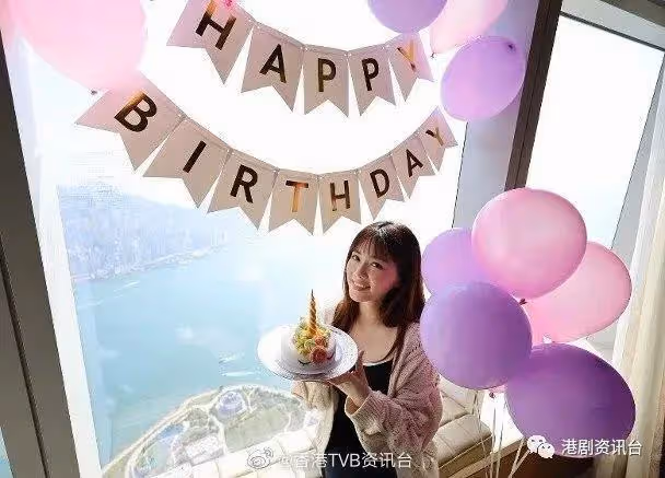 湯洛雯35歲生日！閨密團大搞酒店派對送靚花