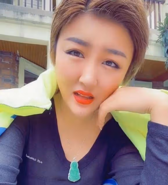 晚節不保？趙本山被曝與公司女藝人私生活：網傳緋聞都是真實的