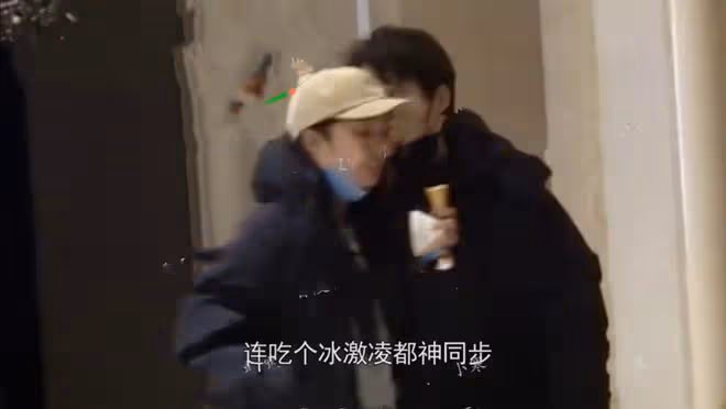 與魏大勛分手？楊冪深夜與男子同回豪宅，男方高大帥氣疑似新戀情