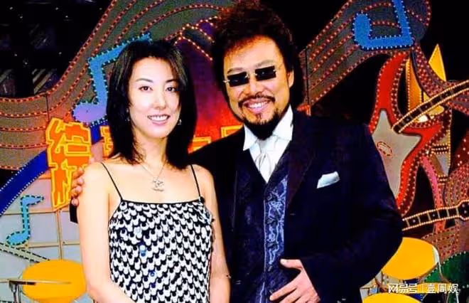 52歲金元萱近照曝光,單身多年至今未婚,張菲曾為追她喝到住院