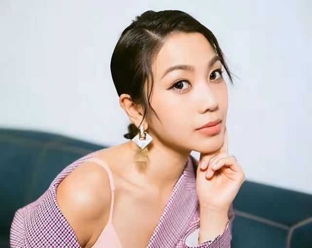 尷尬!TVB小花被追問母親節,記者事前未做功課不知其早年喪母