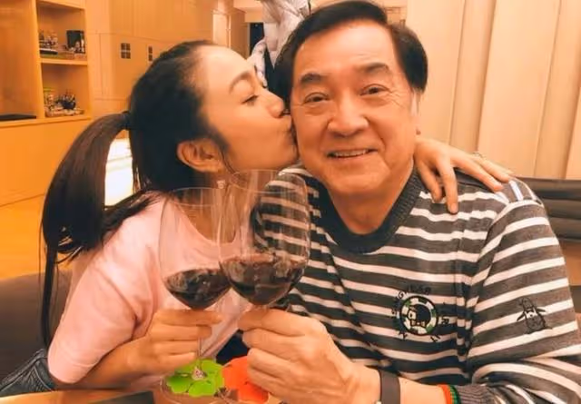 尷尬!TVB小花被追問母親節,記者事前未做功課不知其早年喪母