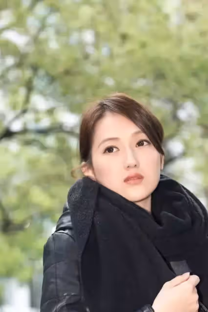 老公大我15歲,月賺七八萬高薪,以為嫁入好婆家,婆婆卻把存款都給我讓我馬上離婚!