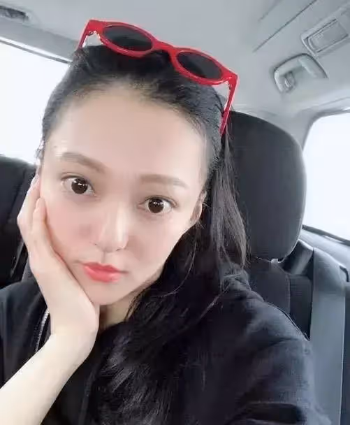 被父母坑慘的張韶涵,翻紅後「太平洋上買了小島建豪宅」門外就是陽光沙灘「光裝修就3千萬」網友:貧窮限制想像