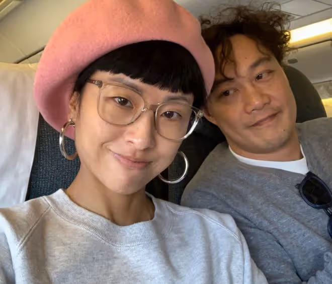 夫妻各玩各！徐濠縈赴日本狂玩1個月仍未歸，陳奕迅打網球消遣