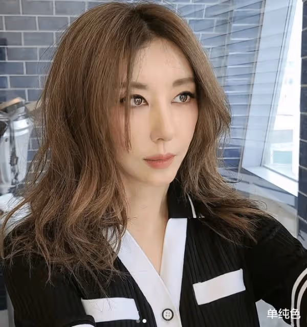 52歲金元萱依然貌美如花,張菲曾為追她喝到住院一周