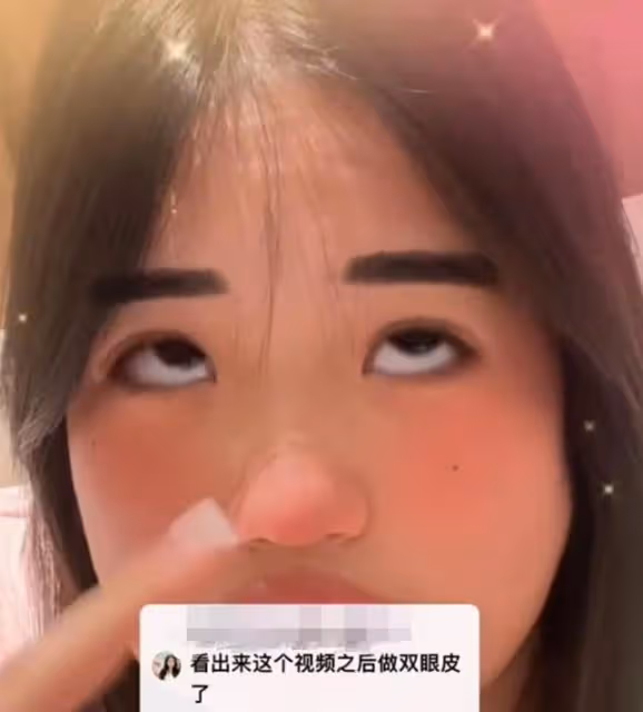 鍾麗緹13歲二女被質疑割雙眼皮,她翻白眼以示不滿,拍視頻大罵