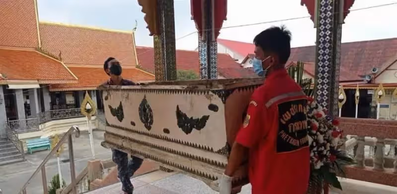 淚目!將妻子遺體保存在家中21年後,72歲老人終放手摯愛,含淚揮別:你永遠在我心中