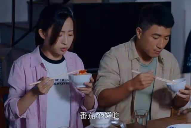 TVB清純小花再次憑「低智」角色出圈,曾做李施嬅替身,撞臉視後
