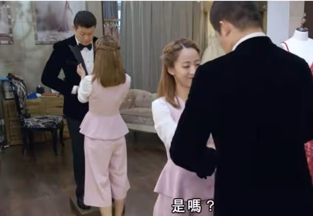 TVB清純小花再次憑「低智」角色出圈,曾做李施嬅替身,撞臉視後