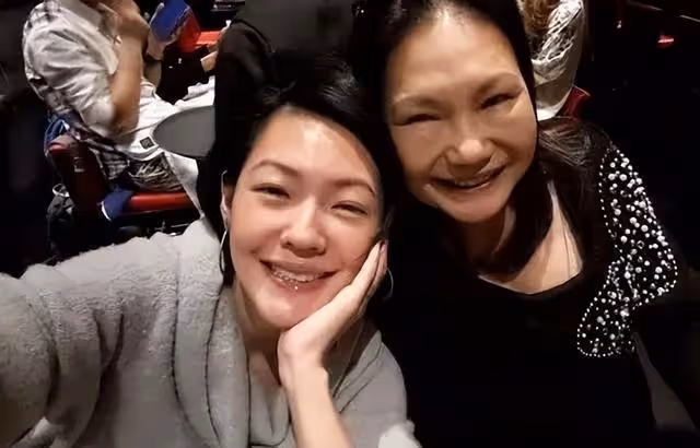 嫁豪門拒生男孩，花800萬與丈夫離婚，大S媽媽才是個「狠人」