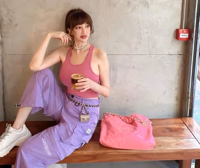 富婆薛芷倫秀身材,與小19歲男友分手後單身多年,獨居億元豪宅