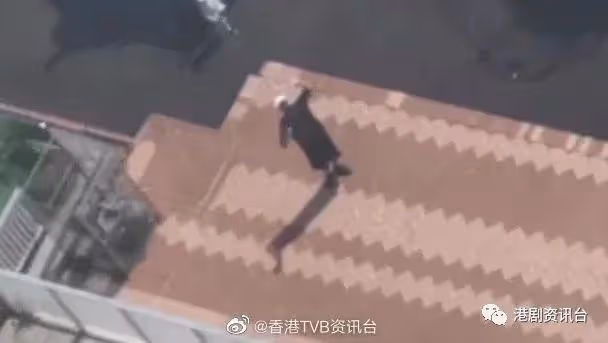 黃翠如返港隔離！蕭正楠酒店樓下示愛變痴漢