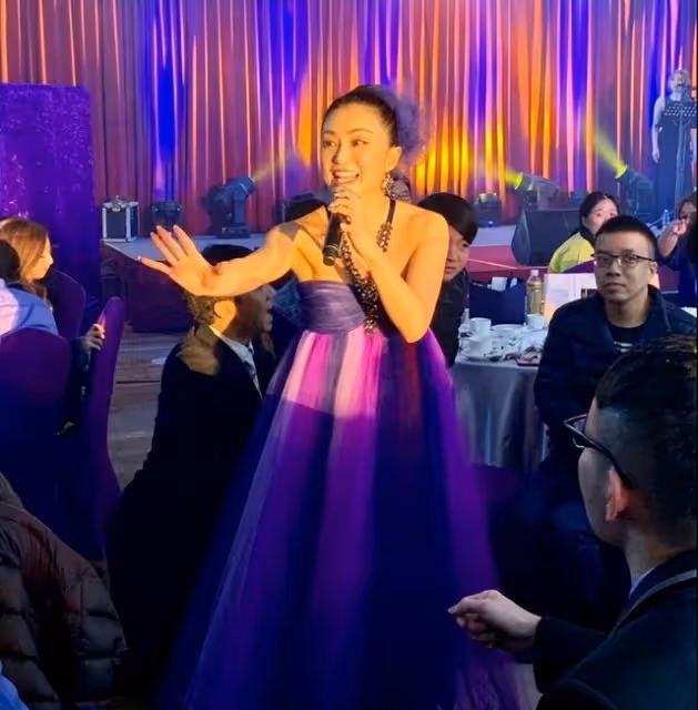 酒井法子:父親家暴母親私奔,未婚先孕,陪丈夫吸毒,為還債賣唱