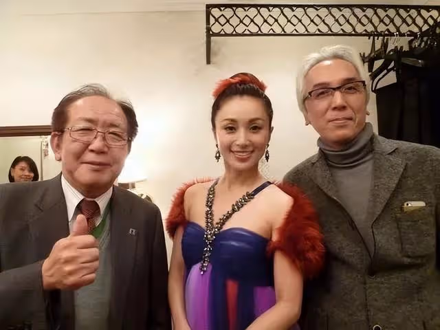 酒井法子:父親家暴母親私奔,未婚先孕,陪丈夫吸毒,為還債賣唱