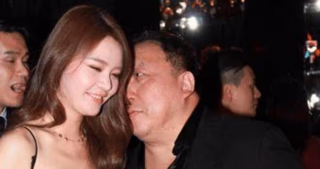 王晶隱瞞多年老婆長啥樣?容貌美過邱淑貞,網友:人生贏家