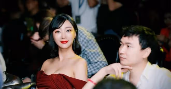 被男友騙去拍性感片,卻意外爆紅,如今登上國際舞台,星光熠熠!