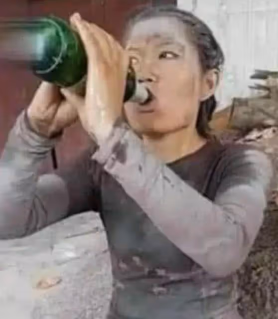 「水泥西施」真實身份被揭穿,瞬間掉粉百萬,網友:喪盡天良