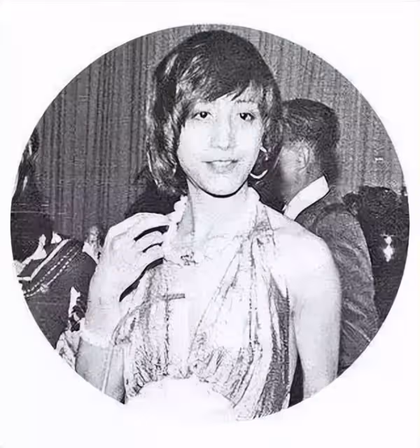 曾被當「賭王接班人」培養!23歲被迫聯姻隱忍10年離婚 後喪弟又喪母「精神失常」離去無墓碑