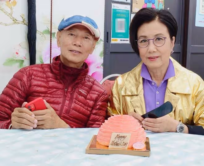 丁克女星過母親節！汪明荃與乾女兒吃大餐，黃杏秀獲乾兒子送禮物