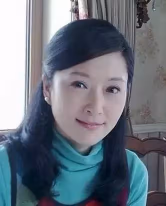 「苦情皇后」張玉嬿出道30多年零緋聞，今56歲仍氣質猶存，對婚姻「不抱幻想」，年過半百孤身一人
