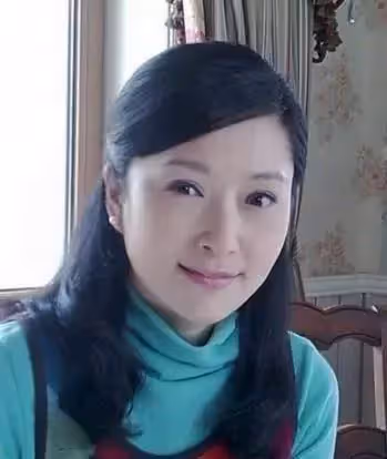 「苦情皇后」張玉嬿出道30多年零緋聞，今56歲仍氣質猶存，對婚姻「不抱幻想」，年過半百孤身一人