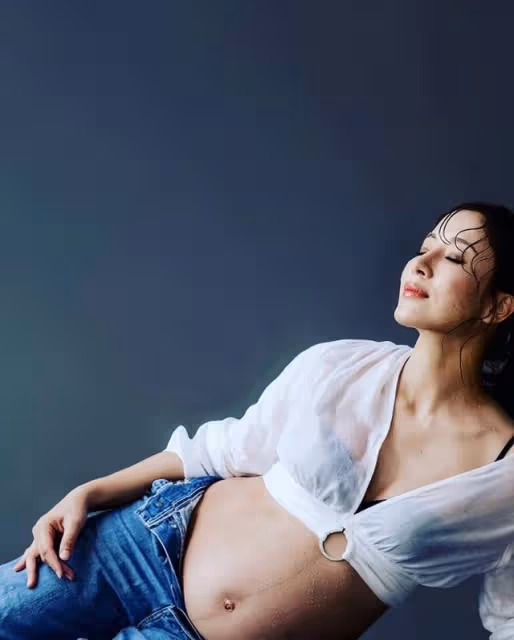 香港知名女星絕密孕照曝光！大曬事業線身材豐滿，正式宣布封肚