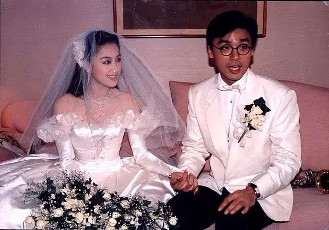 鍾鎮濤愛女母親節表白繼母，曬昔日母女親密合照，忽視生母章小蕙