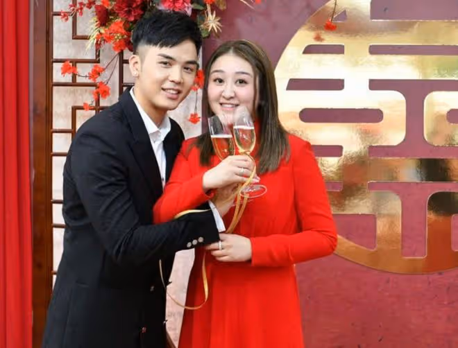 明星們母親節扎堆報喜！27歲男星娶億萬富婆，韓庚夫婦升級當爸媽