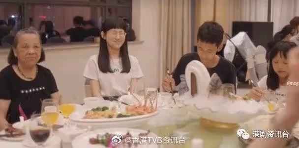 炎明熹獎盃贈母一殼眼淚！複製美人基因縫衣報親恩