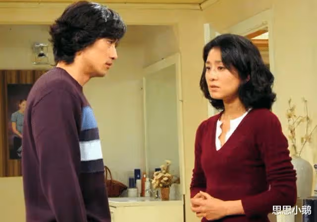 金喜愛：與相戀3月富豪閃婚，47歲搭檔劉亞仁翻紅，如今怎樣了？